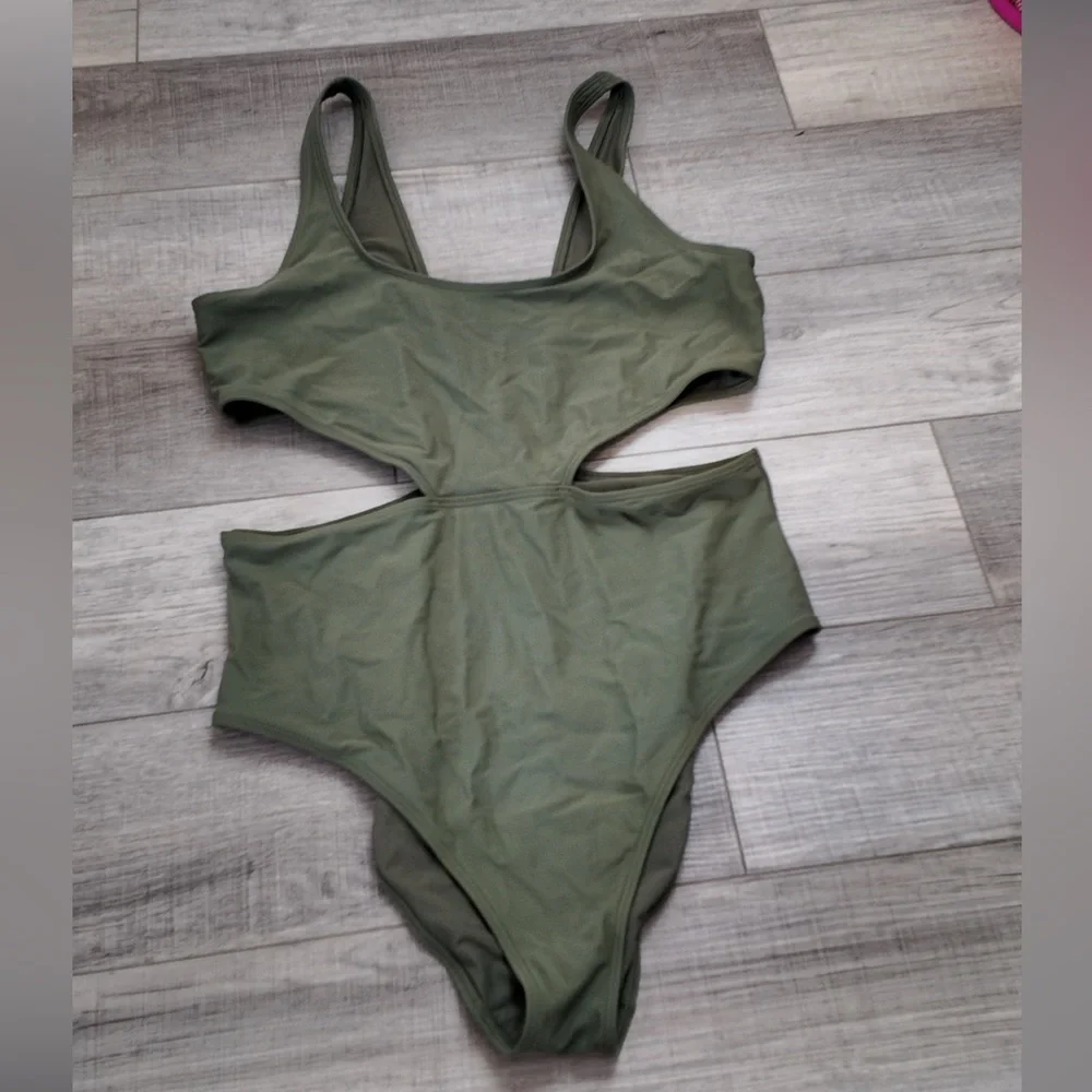 Aerie Green Cut Out One Piece Swimsuit XL Women Chic Cute Summer Beach Olive